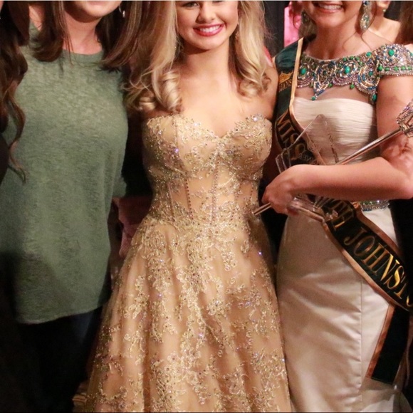 Mon Cheri Ellie Wilde corset prom dress - Picture 4 of 5